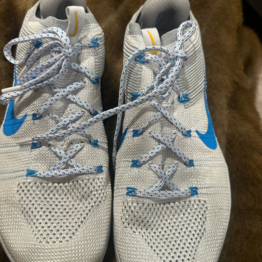 Nike - Picture 3 of 10